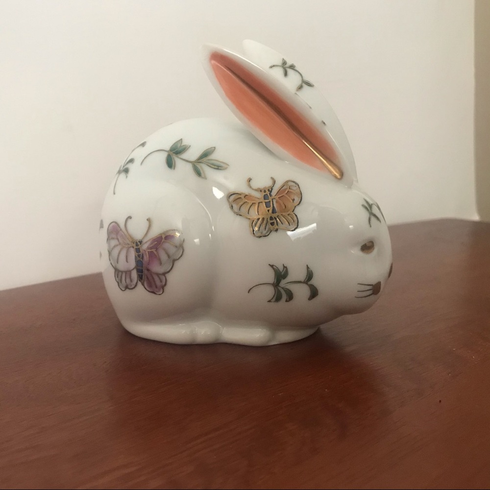 Imari Rabbit With Butterflies - Picture 13 of 15